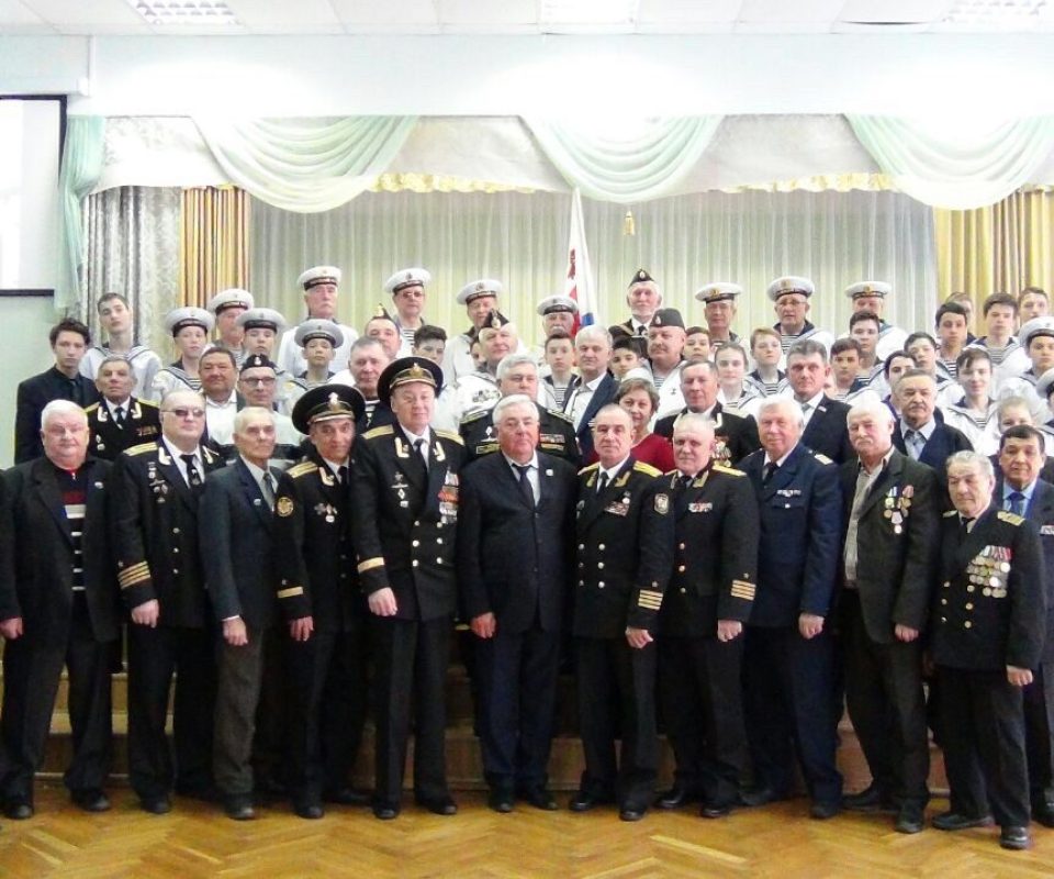 Лицей 78. День моряка-подводника. На фото участники праздника.