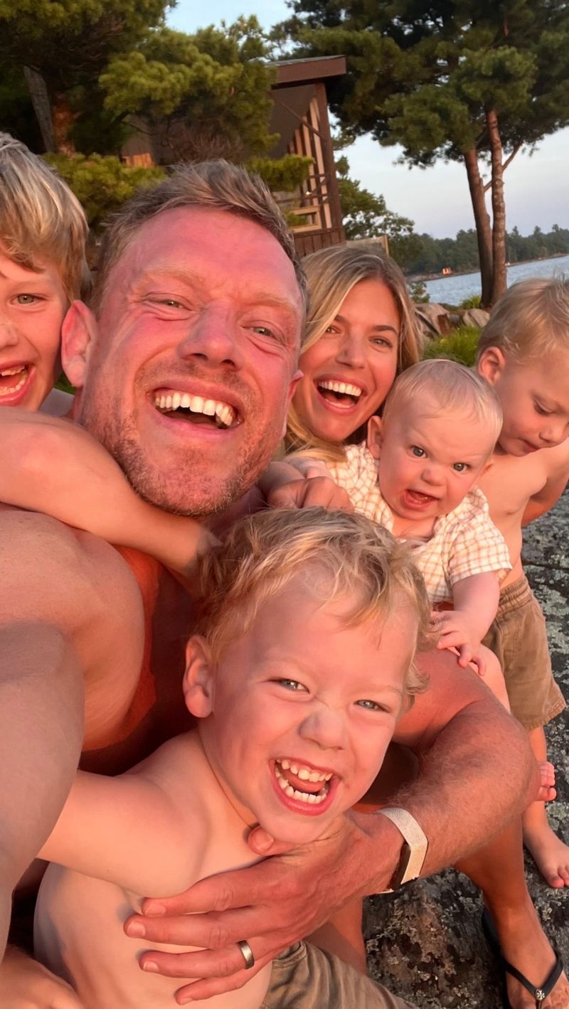 Surviving Not Thriving Substack - Light Designs - Modern Ultra HD Collection