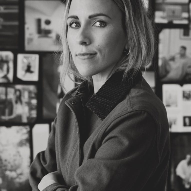 The Solopreneur Stack Subscriber Chat - Elegant Space Picture - HD