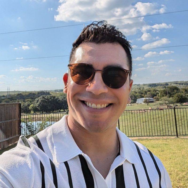 Hugo Acosta Substack - 8K Gradient Wallpapers for Desktop