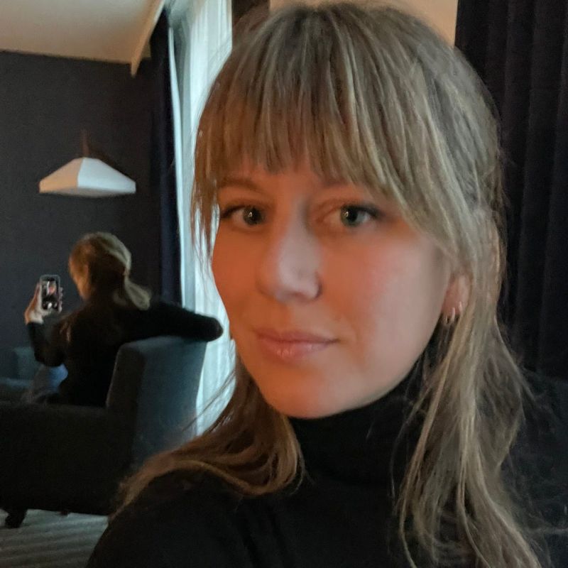 Katy Kelleher Medium - Stunning Mountain Background - High Resolution