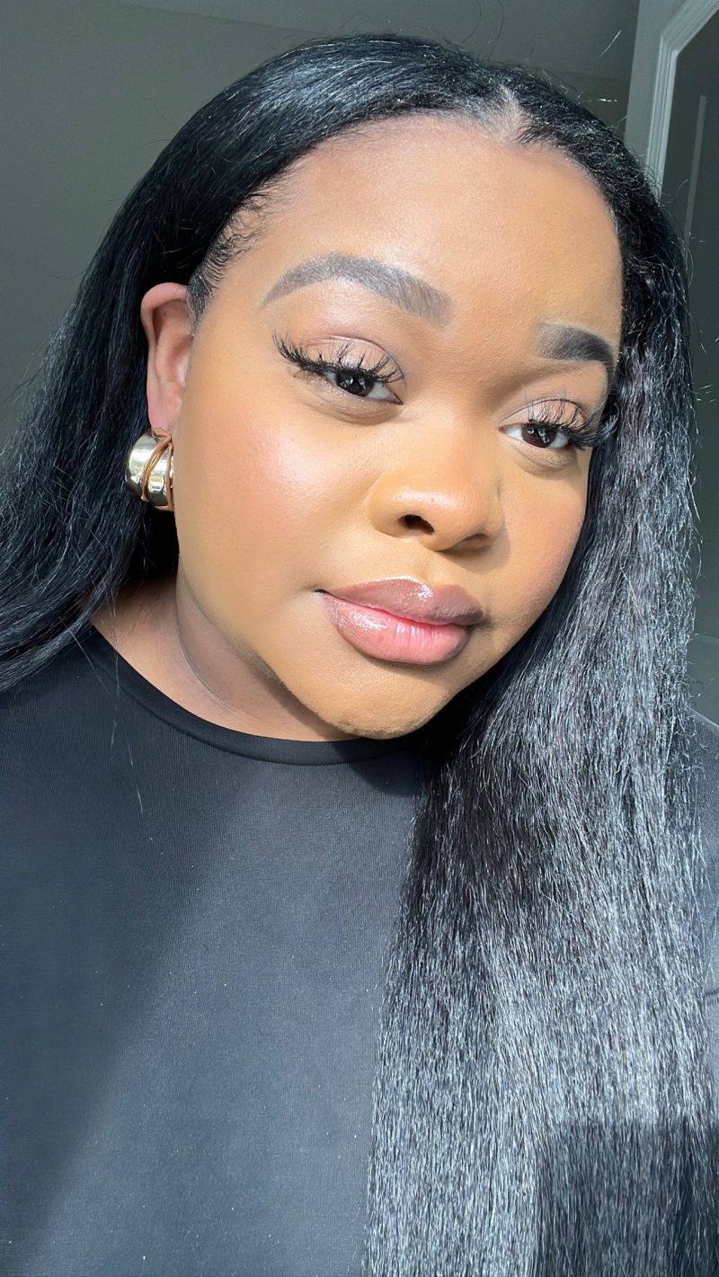 Hannah Olivia Webb - Minimal Image Collection - 8K Quality