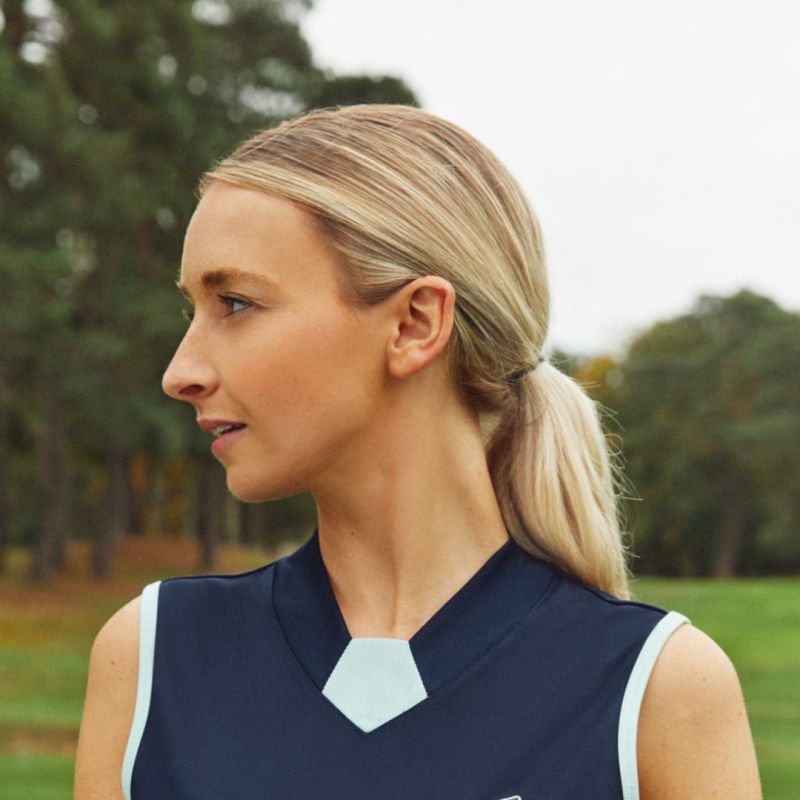 Hannah Davies Substack - Classic Vintage Background - 8K