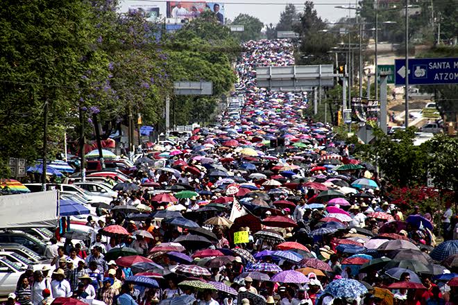 Oaxaca, Mega Marcha, 14 de junio del 2016. Foto: Renata Bessi y Santiago Navarro F.
