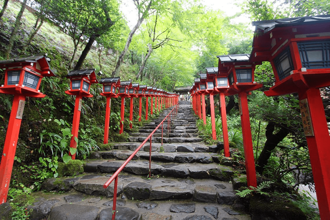 Hike, Eat, and Bath at Mount Kurama