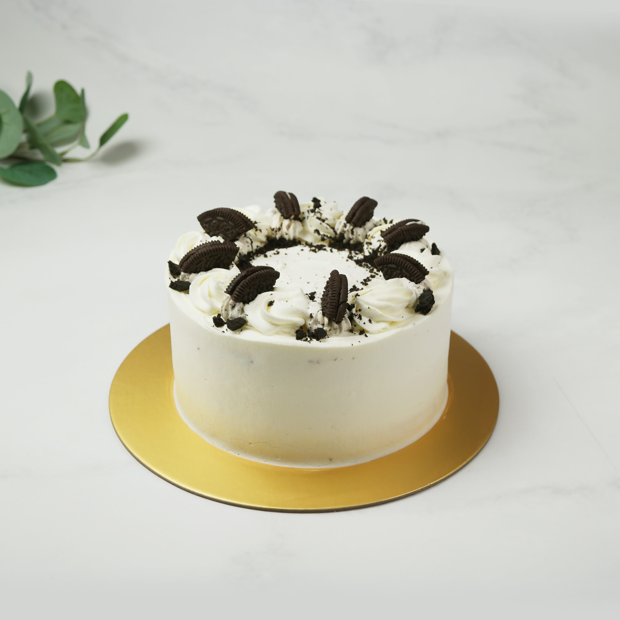 Chocolate Oreos and Cream