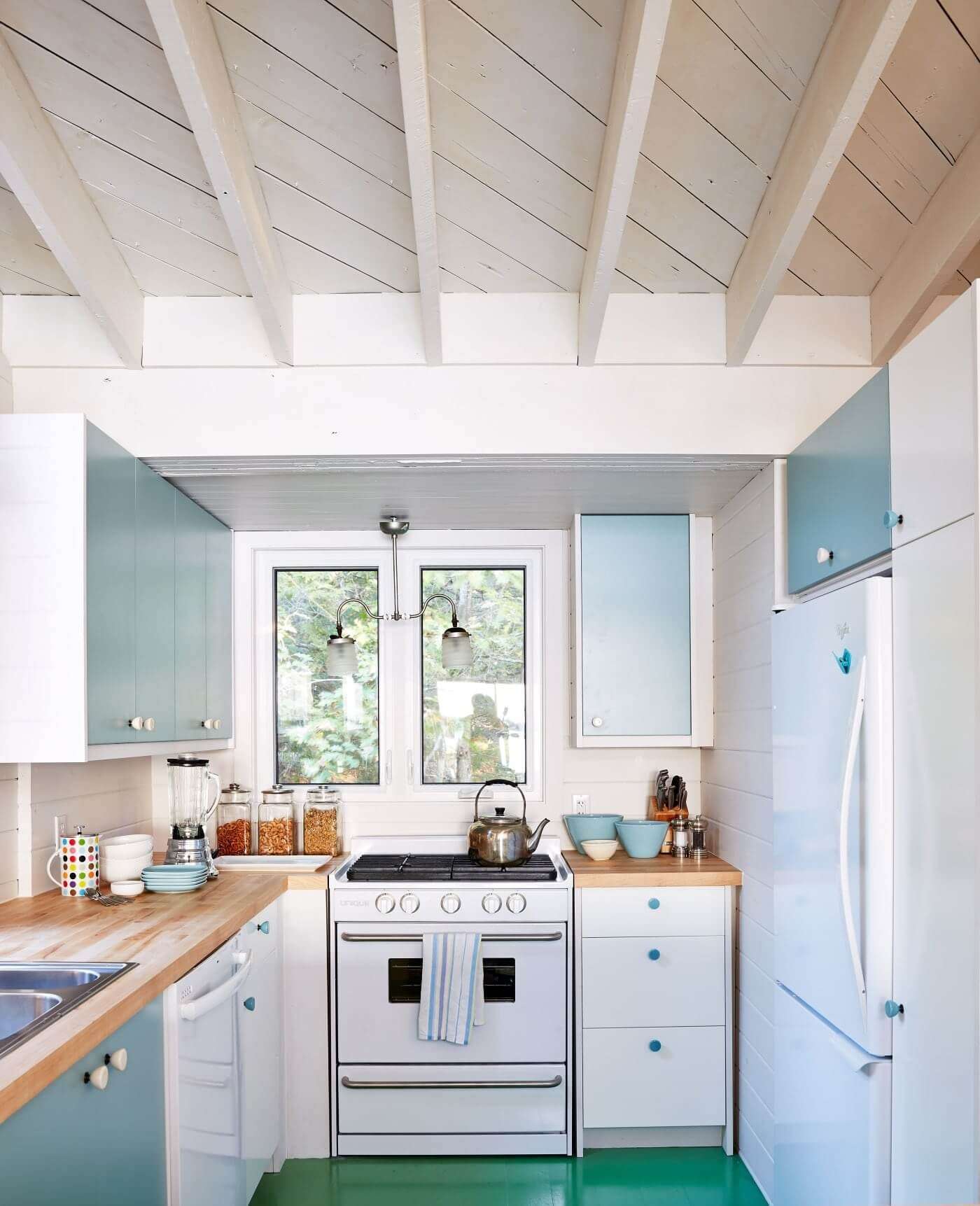 Best Coastal Kitchens Get Beach Themed Kitchens Decor Ideas 2020