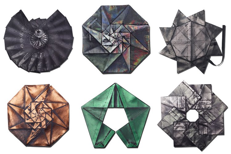 希少　issey miyake BAO BAO ISSEY MIYAKE Metallic Cuboid Crossbody Bag - Light