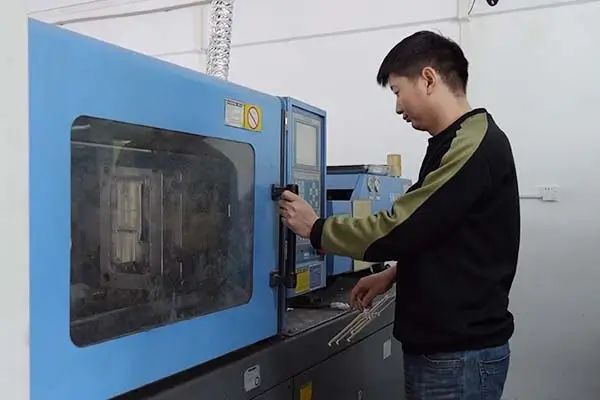 Services Suke Plastics - Stunning HD Geometric Arts | Free Download