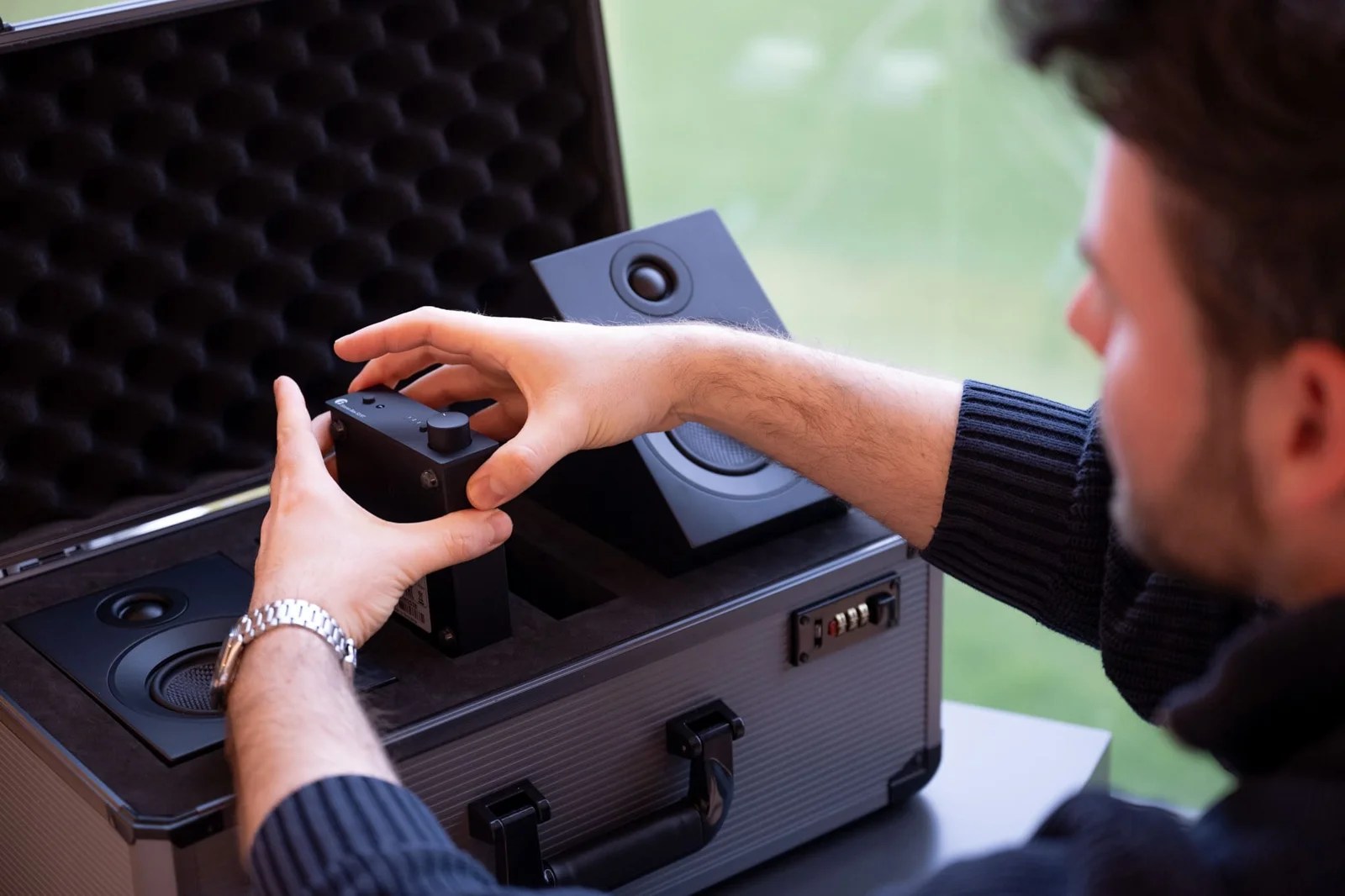 SENNHEISER MOMENTUM 5 Wireless耳機,提供先進的空間音效體驗。