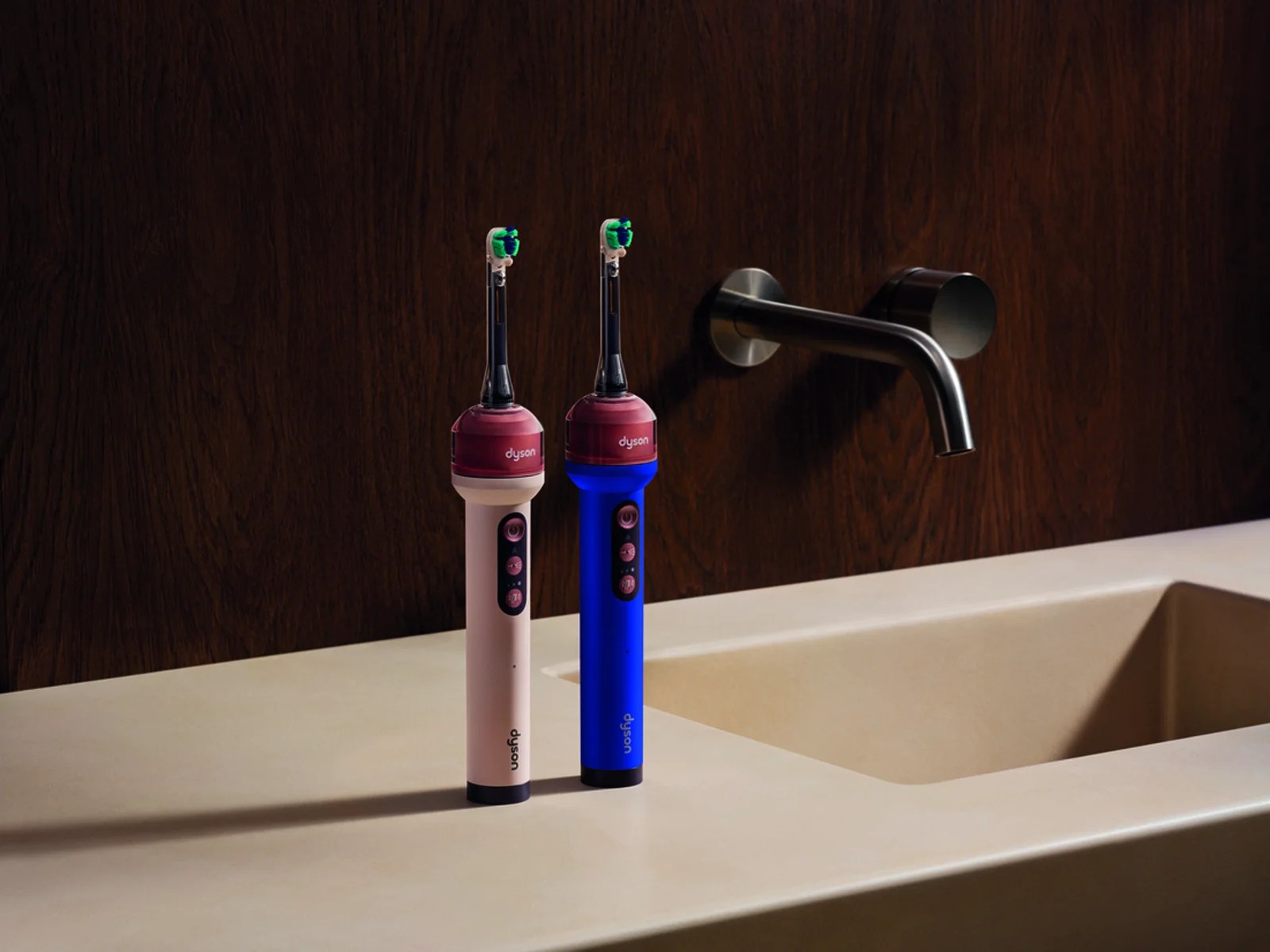 Dyson CameraJet™ 整合沖牙、刷牙與漱口功能