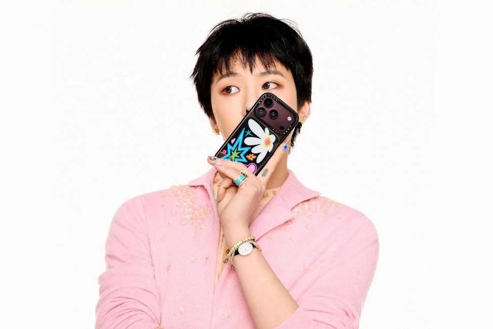 CASETiFY「Triple Treat」限定印花手機殼特寫,包含星星和愛心圖案