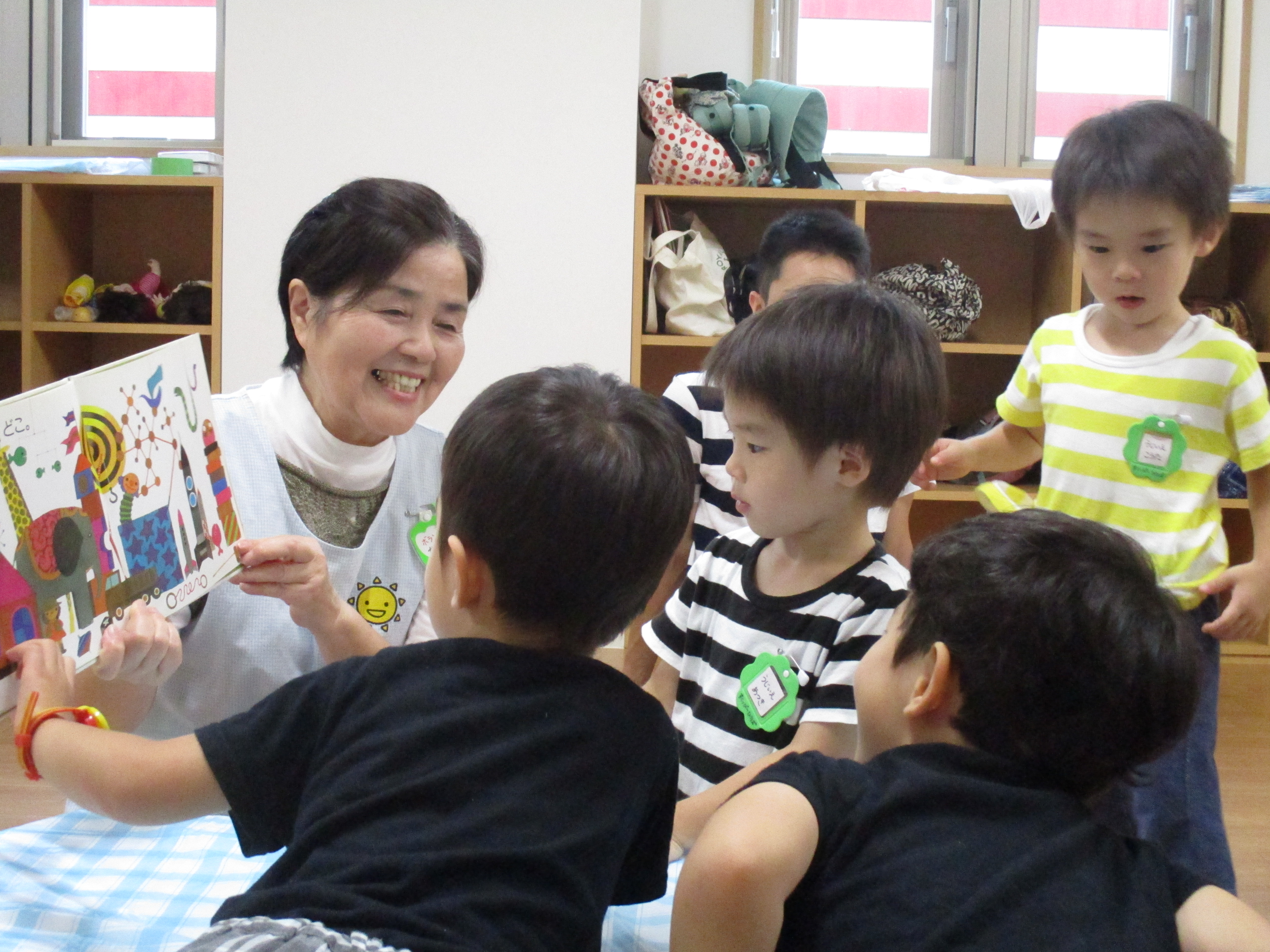 ボランティアさんによる読みきかせ☆