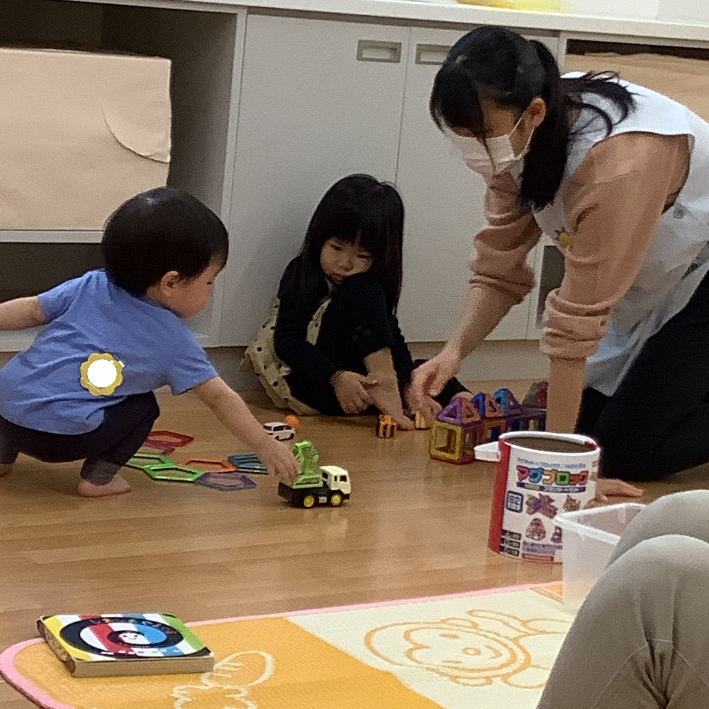 車が通りまーす