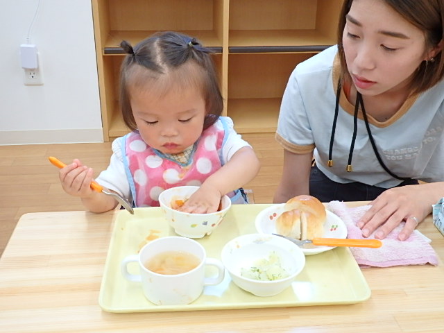 手づかみ食べが上手でしたね