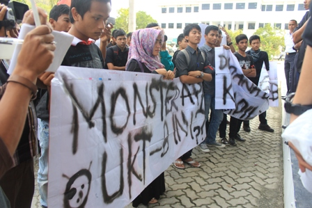 Mahasiswa Unsyiah Pertanyakan UKT-B