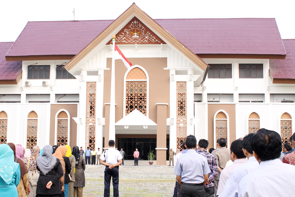 Rektor Ajak Dosen dan Karyawan Tingkatkan Ketaqwaan