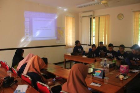 UKPM Sumberpost Gelar Klinik Foto Human Interest
