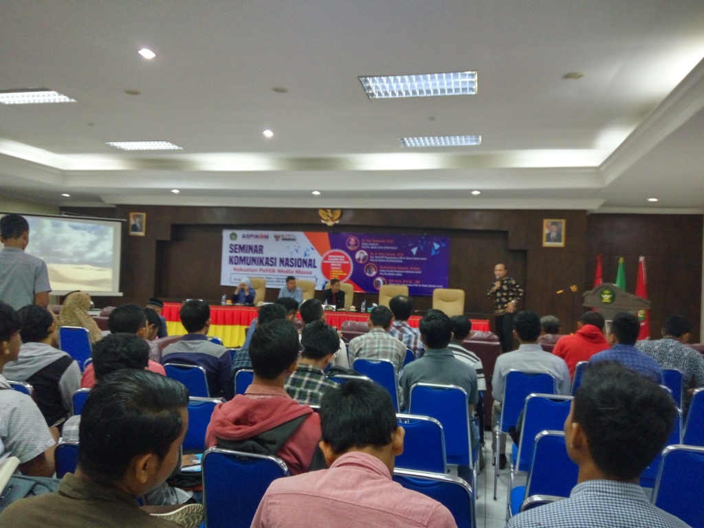 Media Massa Dipengaruhi Kepentingan Bisnis dan Politik
