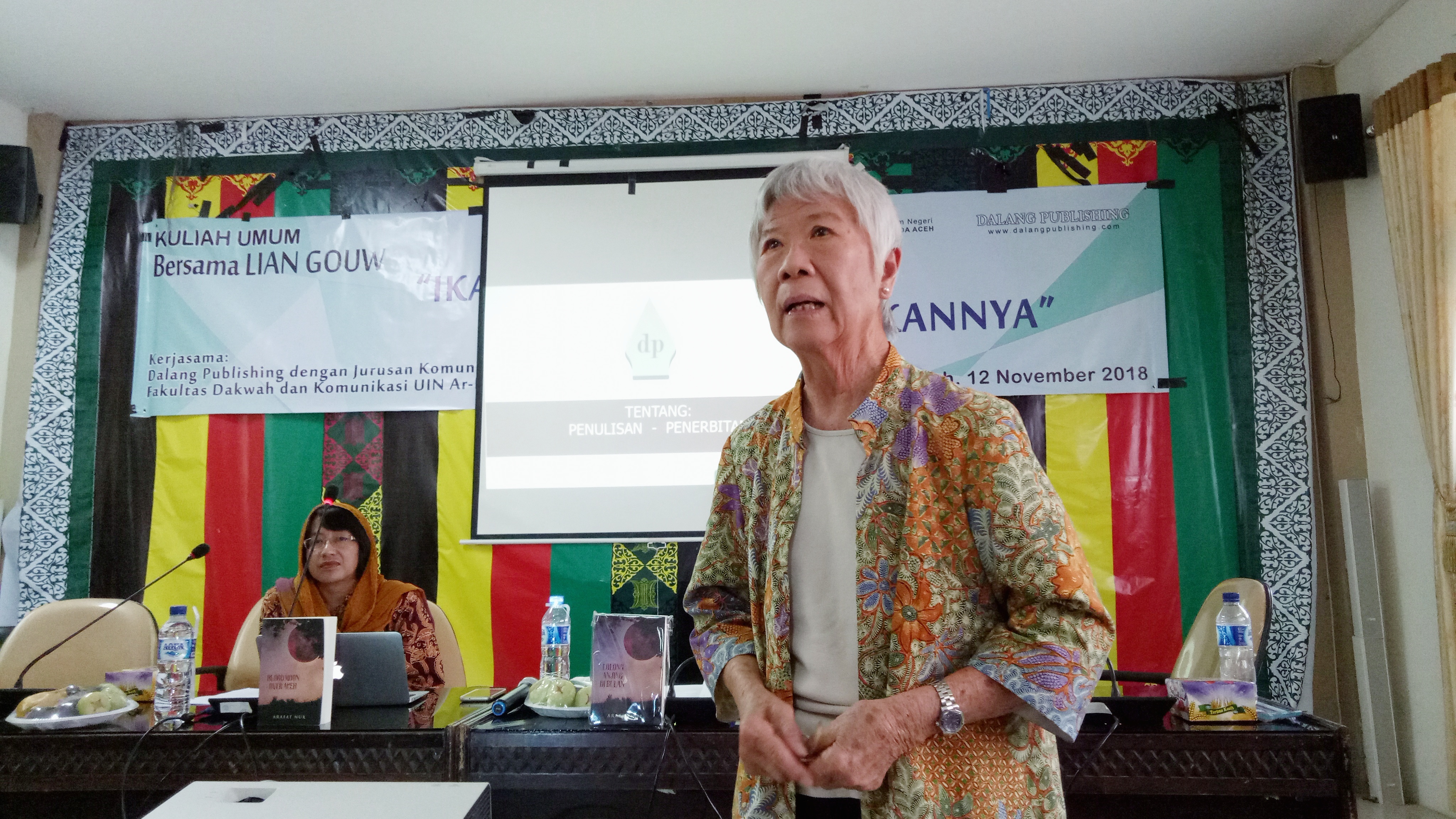 Lian Gouw: Tiga Pertanyaan Penting Sebelum Menulis