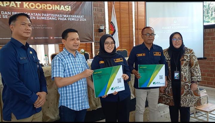 Badan Penyelenggara Jaminan Sosial (BPJS) Ketenagakerjaan Sumedang menginisiasi perlindungan kecelakaan dan kematian terhadap petugas Panitia Pemilihan Kecamatan (PPK) dan Panitia Pemungutan Suara (PPS) pada Pemilihan Umum Tahun 2024.