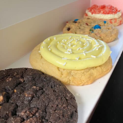 How long do crumbl cookies last (how to store crumbl cookies)