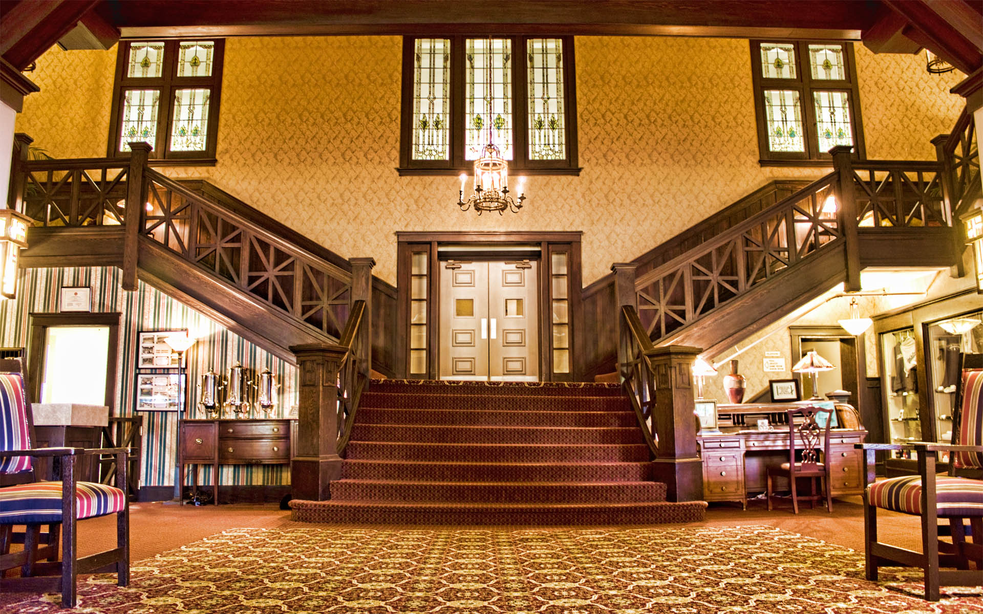 General manager olivier leroy tells us a bit about his famed property—and which room he likes best. Photos | The Historic Summit Inn Resort Homepage