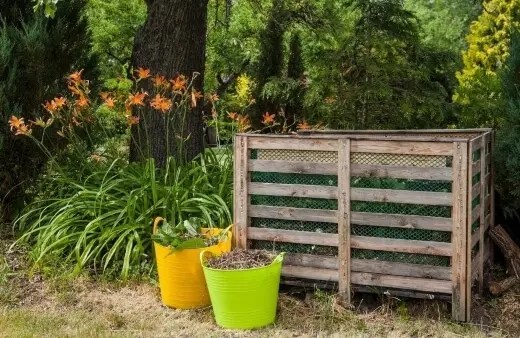 How to Make a Compost Bin
