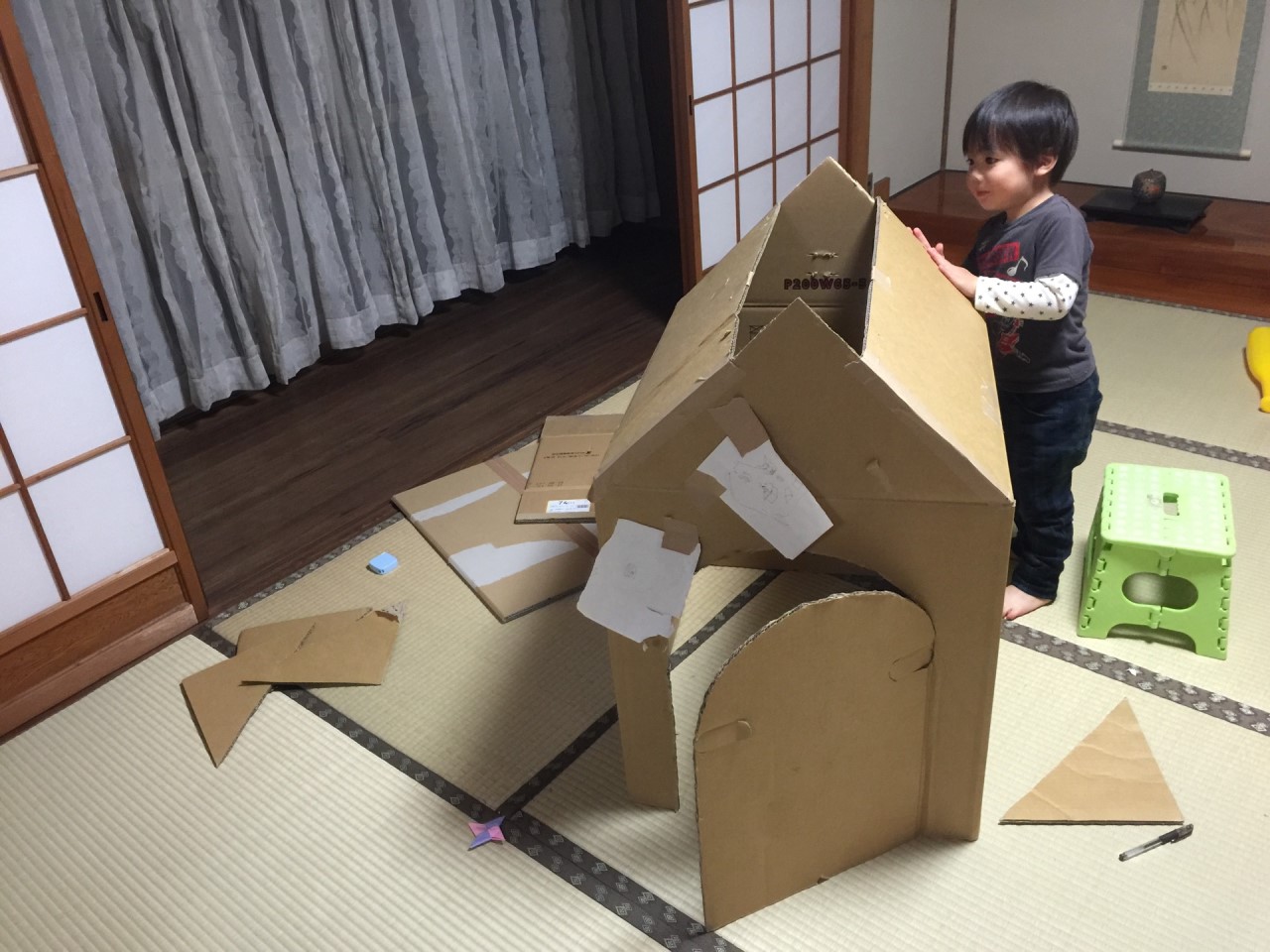 こども用、手作りダンボールハウス～1時間で家を作る方法！～