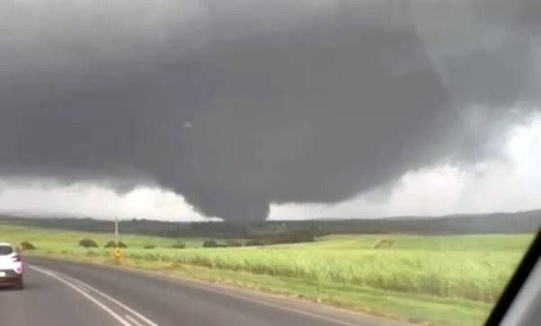 Tornado lashes KZN