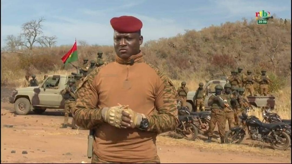 Ibrahim Traoré: “Au valets locaux de l’impérialisme, changez de fusil d’épaule tant qu’il est encore temps”