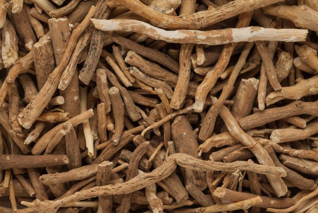Ashwagandha for Men: Unlocking the Potential of an Ancient Herb 5 many ashwagandha roots