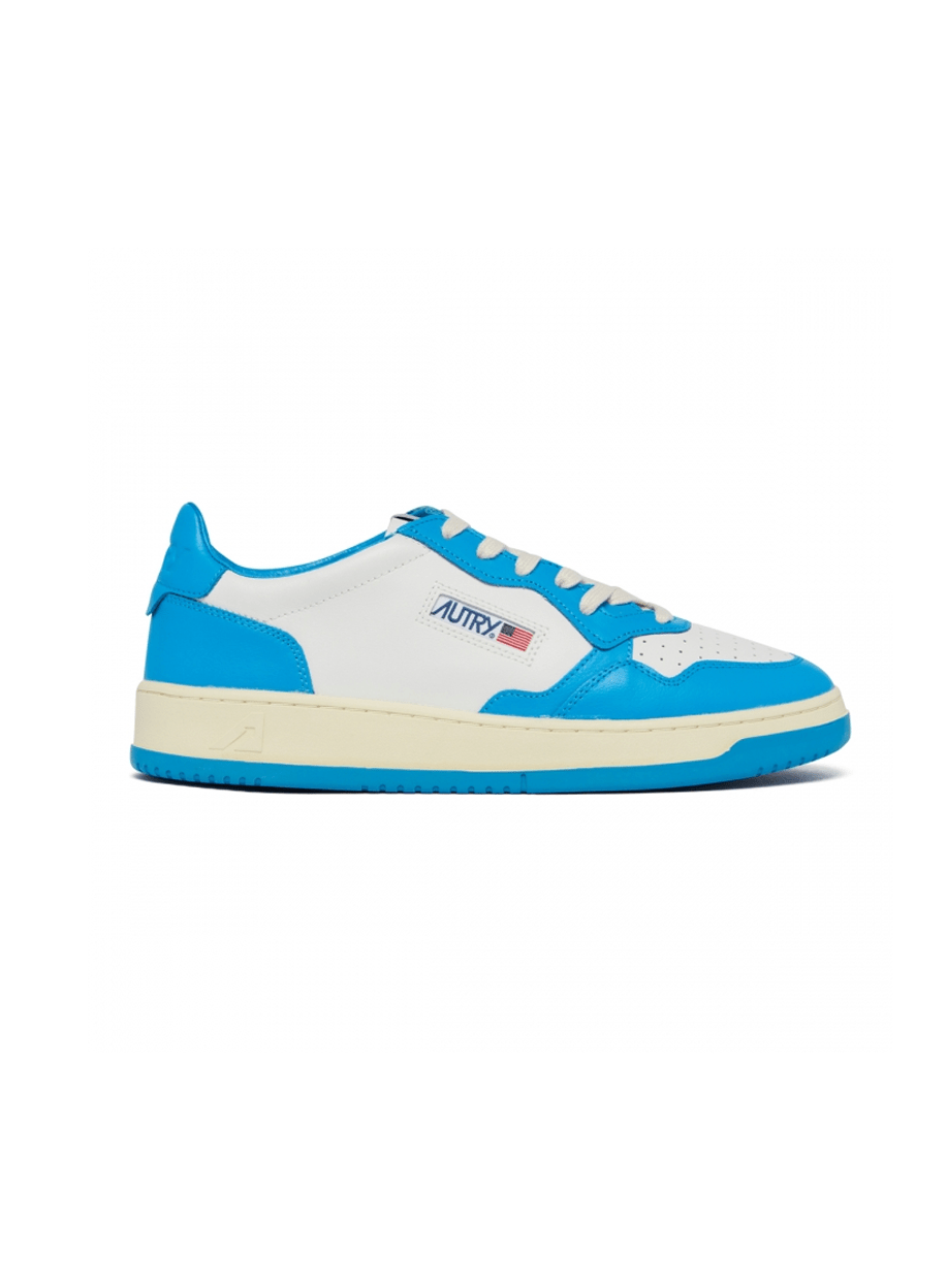 【関税込み】AUTRY \"Medalist Low\" sneakers Autry Medalist Low Sneakers In White And Blue Leather With