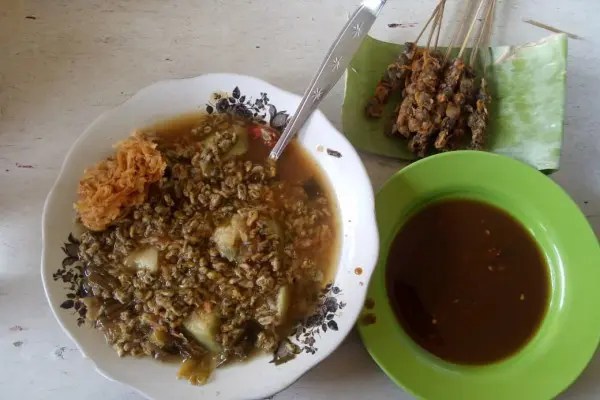 Sistem kekebalan tubuh dan beragam manfaat lain yang meningkatkan kesehatan. Ini Dia 8 Tempat Makan Kupang Lontong Terlezat Di Sidoarjo