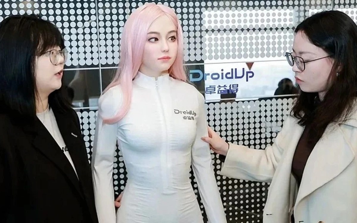 Meet Moya: The $173,000 AI Robot Girlfriend That Feels Like a Human! (2026)