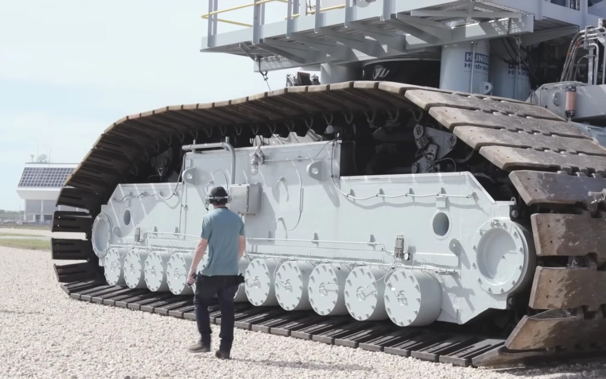NASA's Secret $144 Million Giant: The Crawler-Transporter Explained (2026)