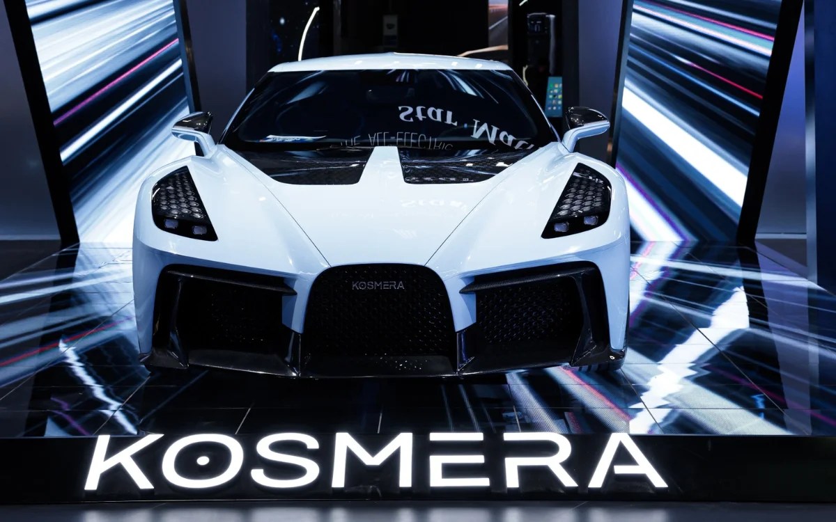 Kosmera Star Matrix Hypercar: AI Race Engineer Unveiled in New Color at AWE Shanghai 2026 (2026)