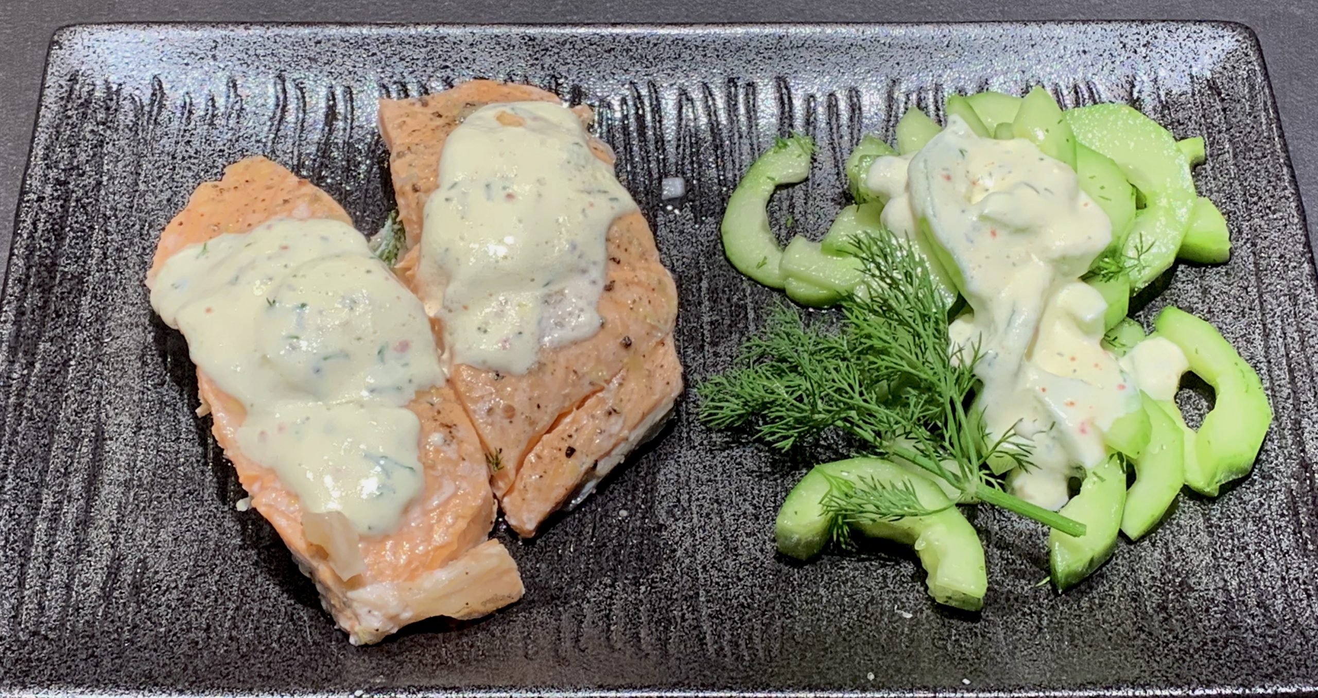 Lachs mit Gurkensalat