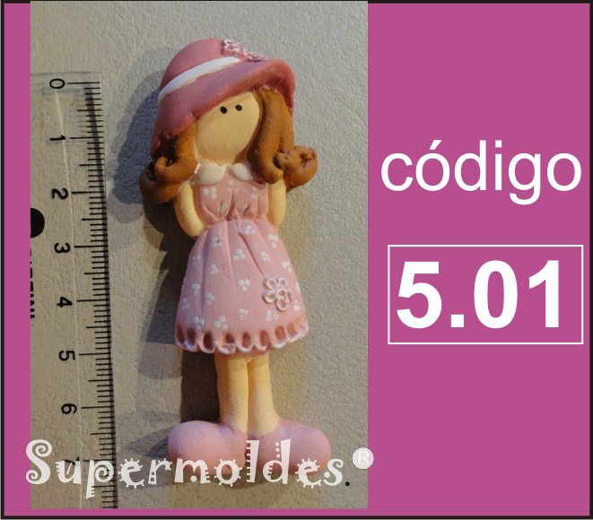 Niña con sombrero con flores pata larga  8cm alto