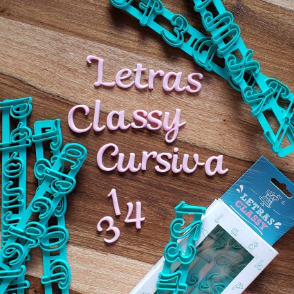 Letras mayusculas, minusculas y numeros Classy (reglas plasticas) La botica del Pastelero
