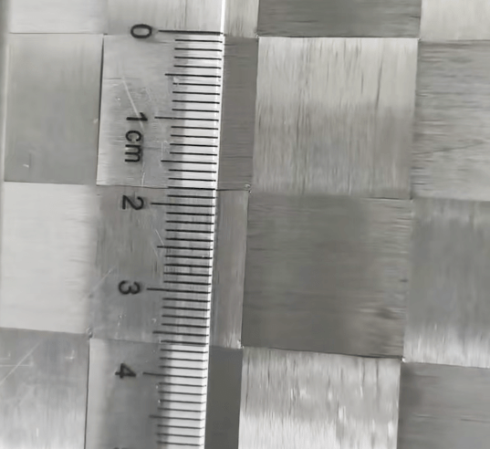 China Ultrathin Spread Tow Silver Electroplated Carbon Fiber Fabric 12K For Sport Equipment