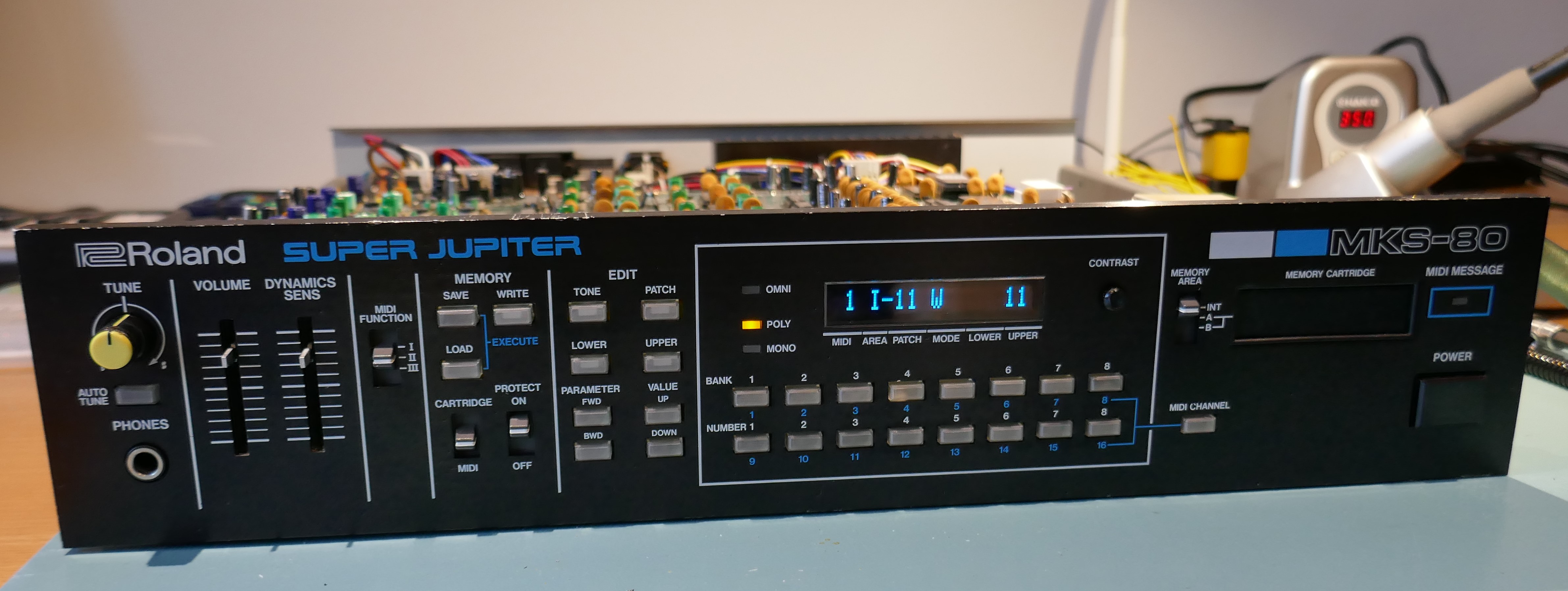 Roland MKS80 OLED Display – Super Synth Projects