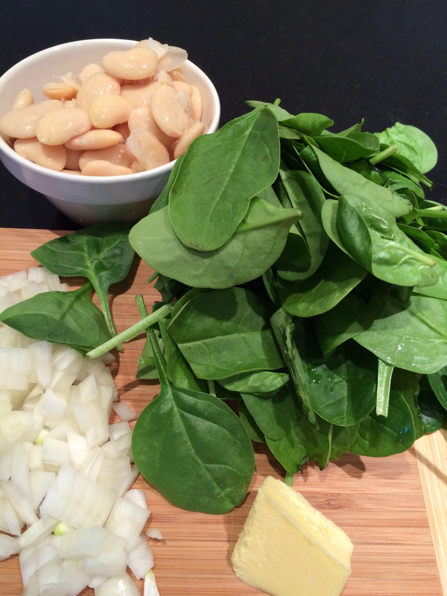 Spinach and butter bean soup ingredients