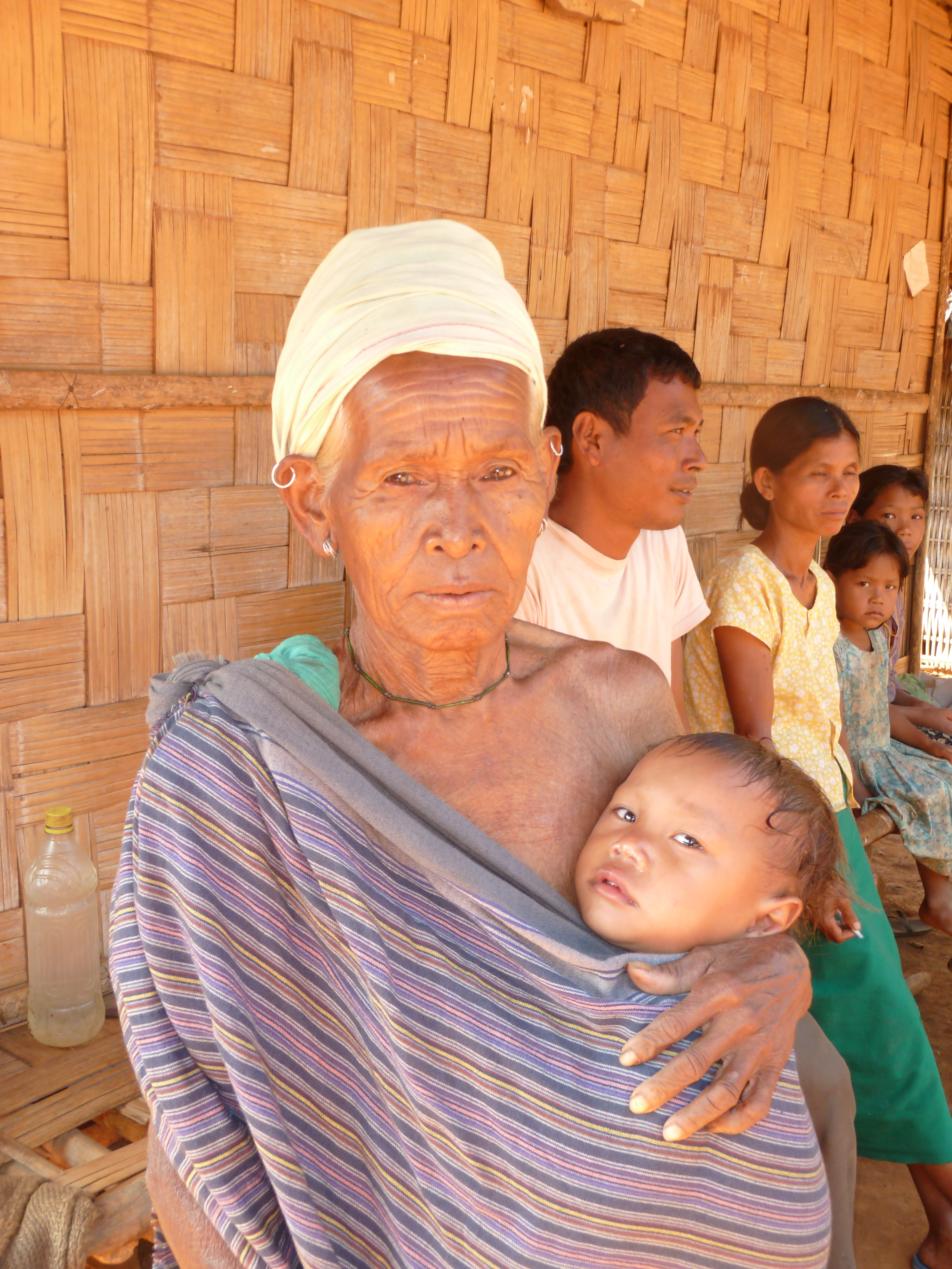Rencontre dans un village garo