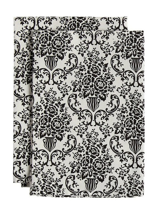 Jessie Steele Table Linens Add Vintage Flair