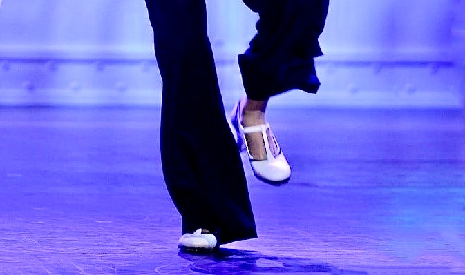 Sutton Foster Youtube - Ultra HD Landscape Background - Ultra HD