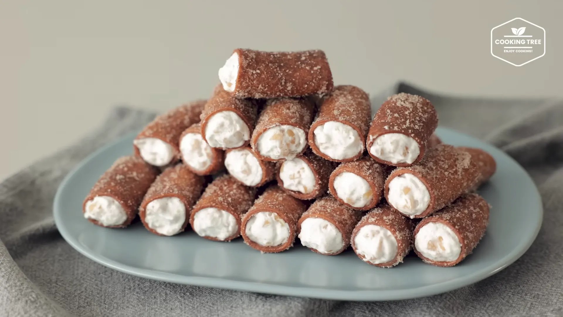 Pasta Cannoli med äppelkräm