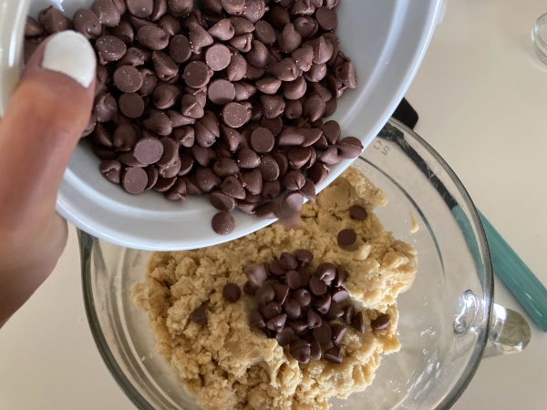 adding-chocolate-chips