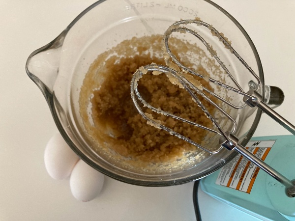 adding-eggs-cookie-dough