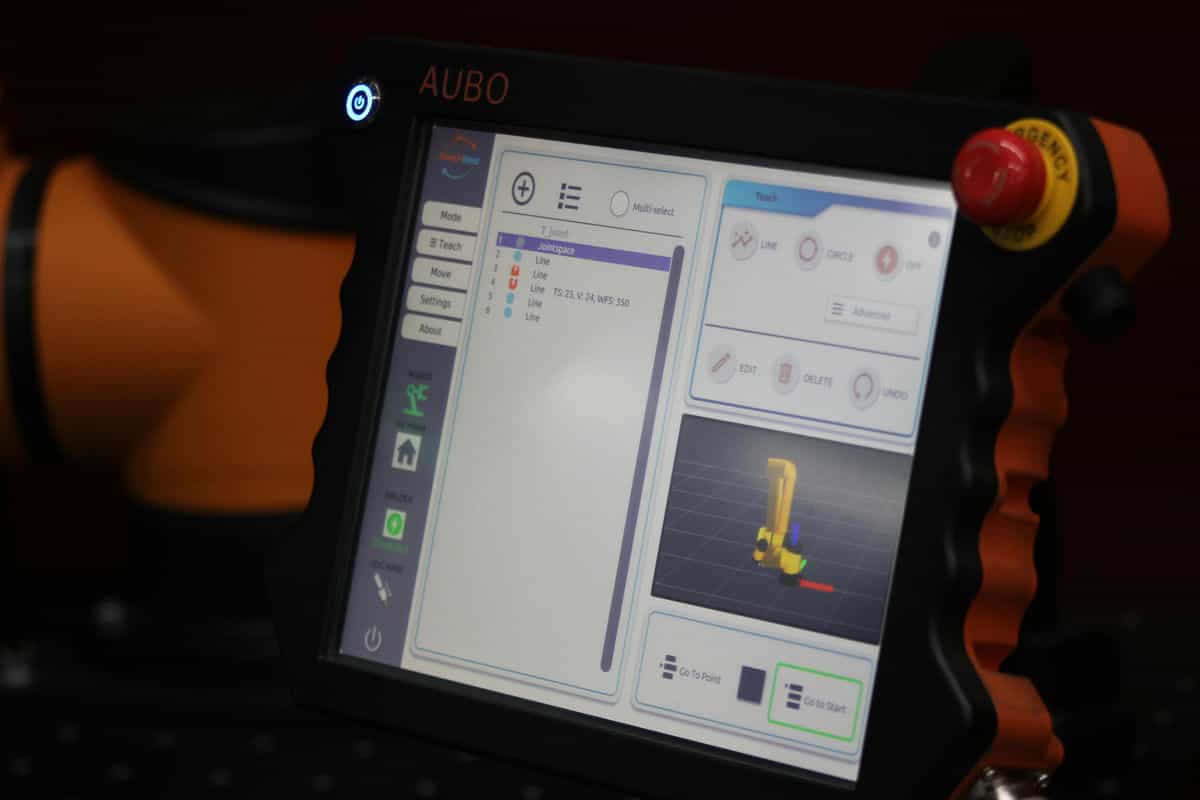 Cobot welder screen showing the easy programming of the SwitchWeld